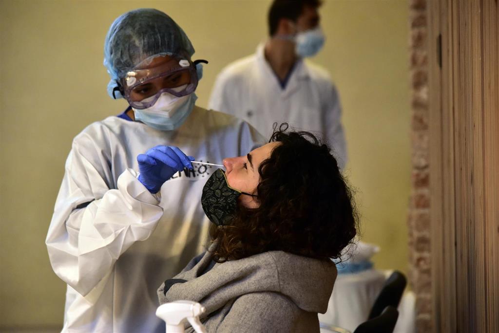 Osatzen recomienda no hacerse los test rápidos de anticuerpos de farmacias porque "no sirven" para diagnosticar covid - Vimarsana News
