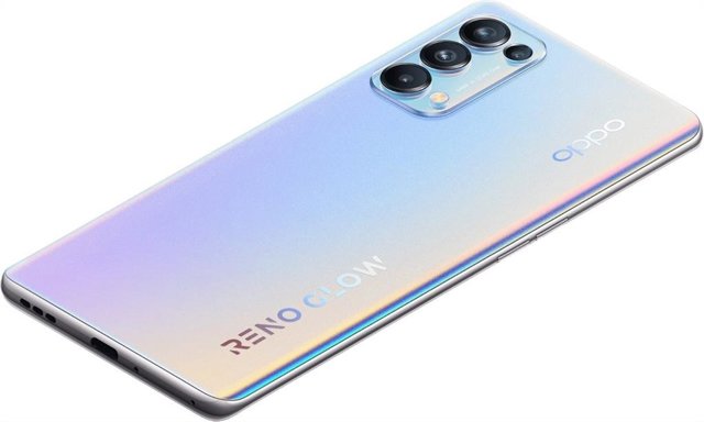 Oppo Reno 5 Pro.