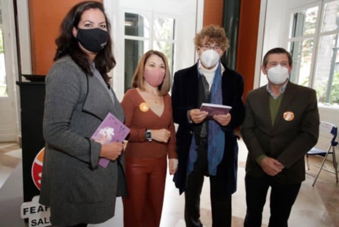 María Martín acude al acto de Feafes para reconocer a entidades y personas CazaEstigmas y a Jesús Quintero como embajador de la salud mental.