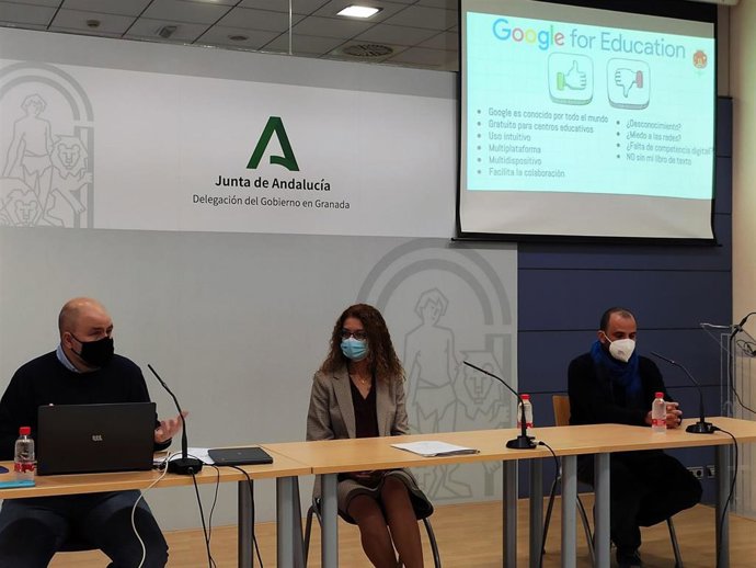 La Junta presenta el acuerdo con Google y Microsoft para la transformación digital de las aulas