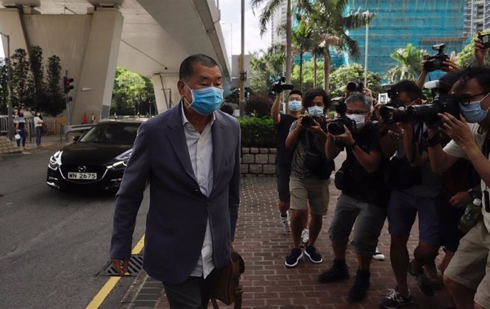 20 August 2020, China, Hong Kong: Hong Kong pro-democracy media tycoon Jimmy Lai walks towards West Kowloon Court Building. Jimmy Lai appeared at West Kowloon Court this morning facing  a criminal threat charge. Photo: Liau Chung-Ren/ZUMA Wire/dpa
