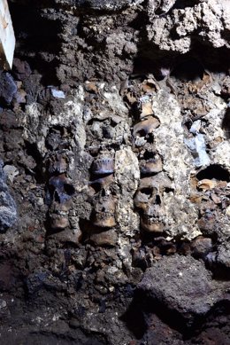 Restos arqueológicos encontrados en Ciudad de México en una imagen cedida por la Secretaría de Cultura mexicana.