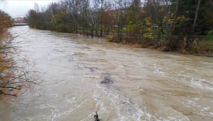 El río Arga a su paso por Pamplona ayer jueves