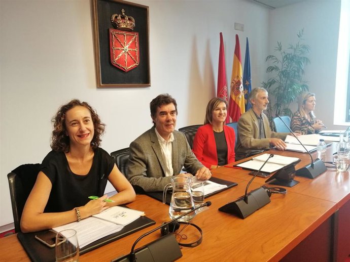 El consejero de Políticas Migratorias y Justicia del Gobierno de Navarra, Eduardo Santos, en comparecencia en el Parlamento de Navarra.