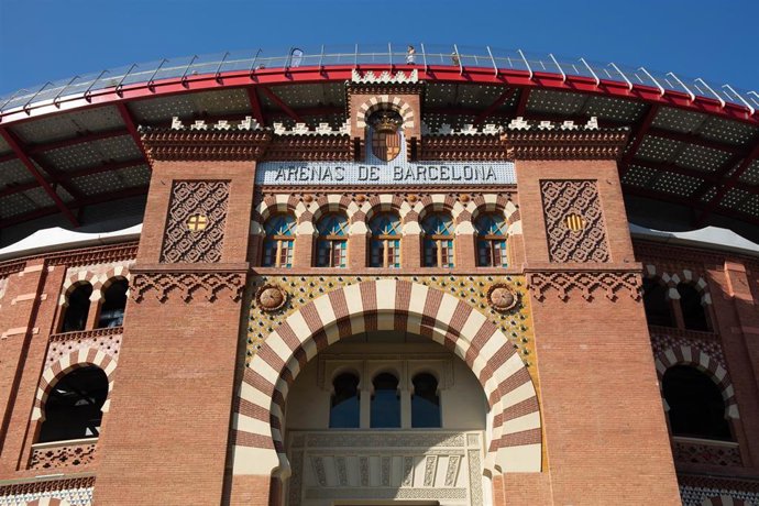 Fachada, Centro Comercial.