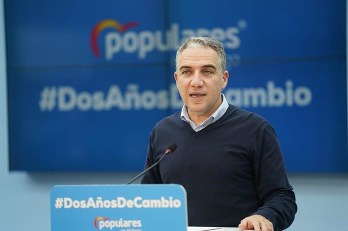 Elías Bendodo, presidente del PP de Málaga, en rueda de prensa