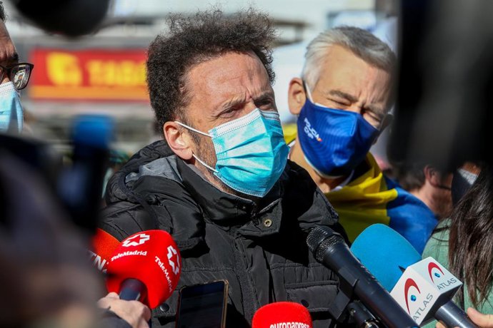 El portaveu de Ciutadans al Congrés, Edmundo Bal, atén als mitjans de comunicació en l'acte en la Porta del Sol de l'Assemblea Nacional de Veneuela "Veneuela ala la veu contra Maduro", a Madrid (Espanya), a 12 de desembre del 2020.