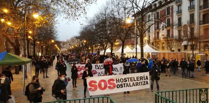 Concentración en Pamplona para reclamar un "rescate" al sector hostelero