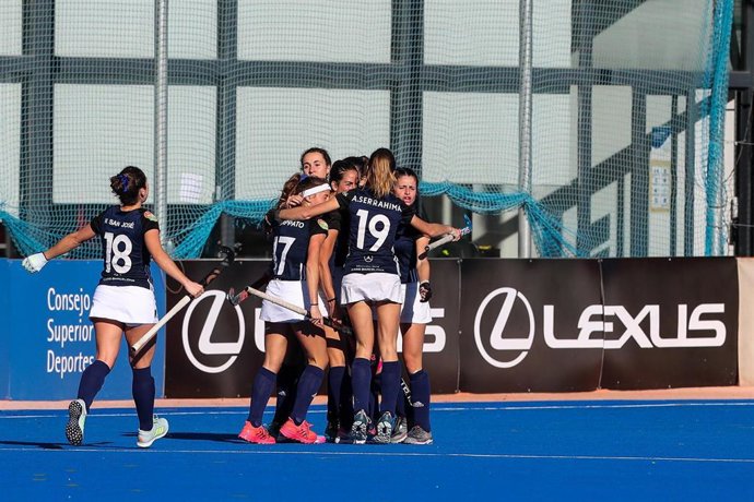 Mariona Serrahima del Junior FC celebra su tanto durante la final de la XXXVI Copa de la Reina ante el Club de Campo