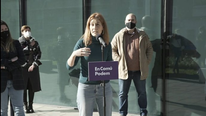 La líder de los comuns en el Parlament y candidata a la presidencia de la Generalitat, Jéssica Albiach, presenta en Sant Feliu  (Barcelona) una propuesta de ley de barrios.