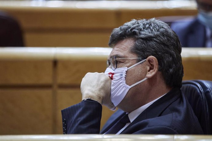 El ministro de Inclusión, Seguridad Social y Migraciones, José Luis Escrivá, durante un Pleno en el Senado