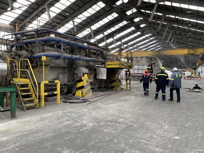 Visita de técnicos del Grupo Riesgo a las plantas de Alu Ibérica