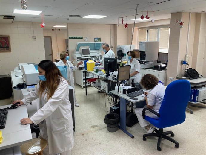 El Servicio de Análisis Clínicos del Hospital del Rosell realizó el año pasado 274.464 determinaciones de pacientes de las Áreas de Salud de Cartagena y Mar Menor