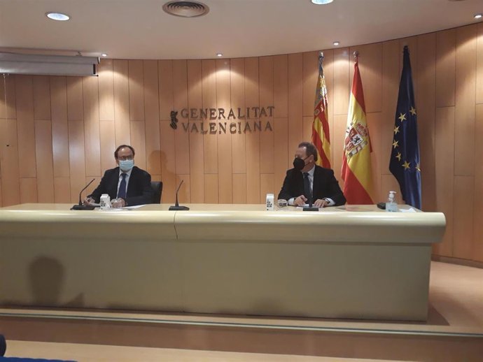 Vicent Soler, conseller de Hacienda, e Ismael García, vicepresidente de ASCER