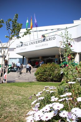 Fachada del edificio principal del Hospital Macarena