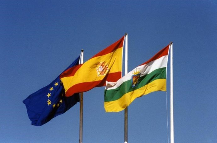 Bandera de la UE, España y de La Rioja