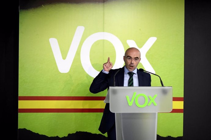 El eurodiputado de Vox Jorge Buxadé, en una rueda de prensa en la sede de Vox