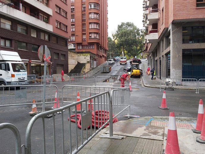 Lanak Ibarrekolandako Erdikoetxe kalean.