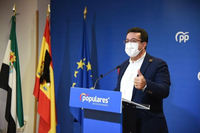 El secretario general del PP, Fernando Manzano