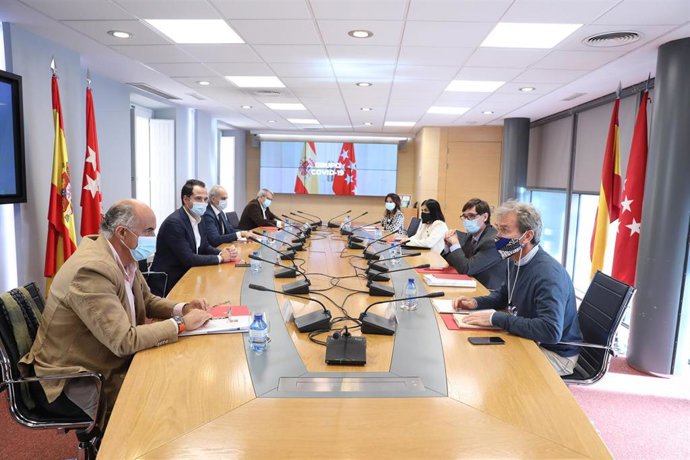 Reunión del Grupo Covid-19, espacio de colaboración que mantiene la administración estatal y la madrileña,  para frenar la evolución de la pandemia en Madrid, en la Real Casa de Postas, Madrid (España), a 6 de octubre de 2020.