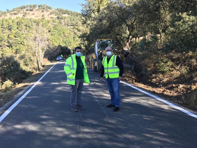 Visita a la carretera A-319.