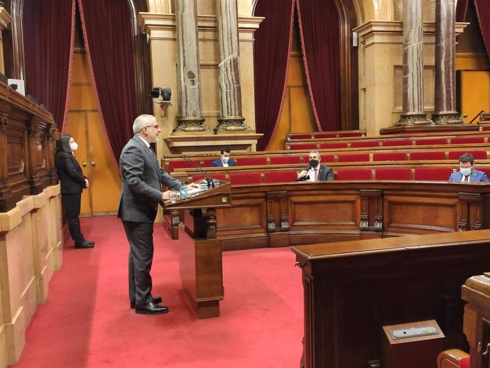 El líder de Cs en Catalunya, Carlos Carrizosa, en el pleno del Parlament.