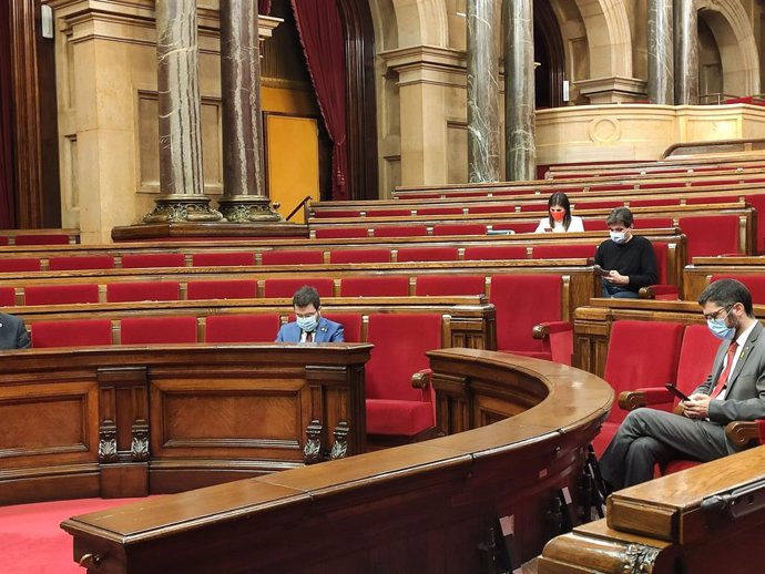 El vicepresidente de la Generalitat, Pere Aragons, en el pleno del Parlament.