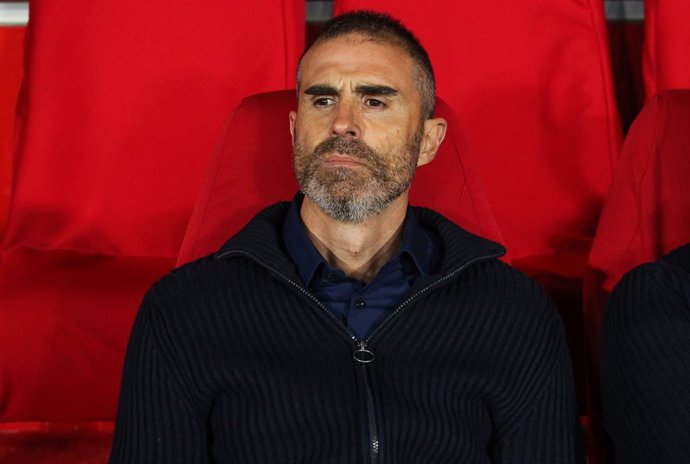 GRANADA, SPAIN - MARCH 05: Gaizka Garitano head coach of Athletic de Bilbao during Copa del Rey football match played between Granada CF and Athletic de Bilbao at Nuevo Los Carmenes stadium on March 05, 2020 in Granada, Spain.