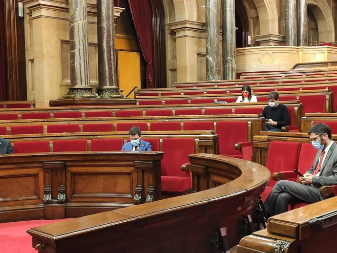 El vicepresident de la Generalitat, Pere Aragons, en el ple del Parlament.
