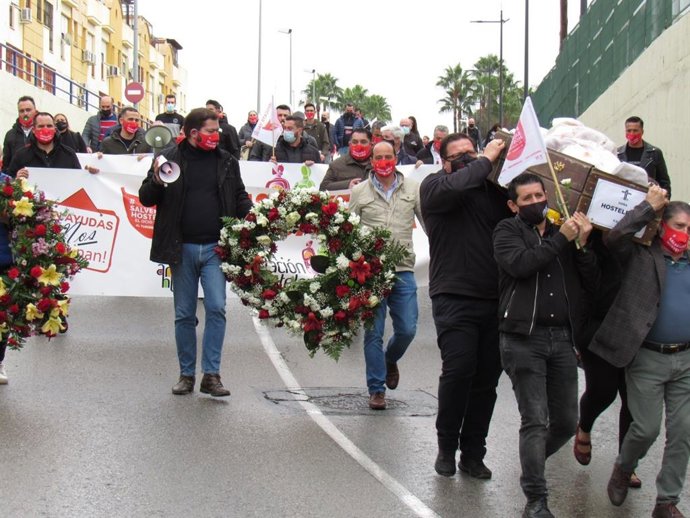 Manifestación de hosteleros de Dos Hermanas (Sevilla)
