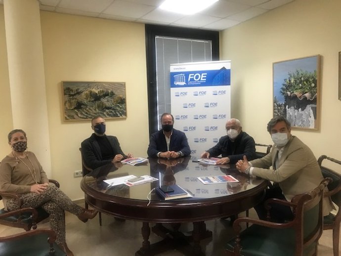 Reunión entre UGT Huelva y Aiqbe.