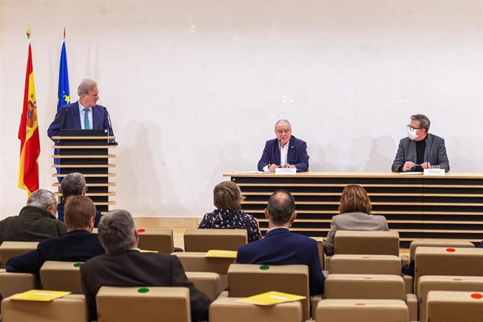 El presidente de la DPH informa de la adhesión de la provincia al Manifiesto que reivindica compensaciones económicas, restitución territorial y normativa específica para territorios afectados por embalses y presas.