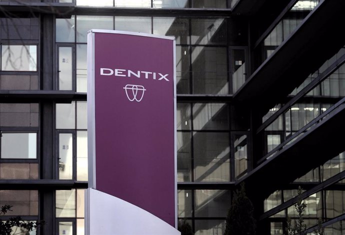 Logo de Dentix. 