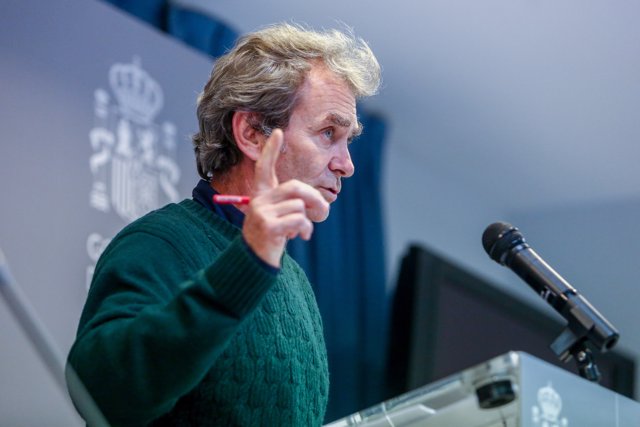 El director del Centro de Coordinación de Alertas y Emergencias Sanitarias, Fernando Simón, ofrece una rueda de prensa en Madrid (España), a 14 de diciembre de 2020.