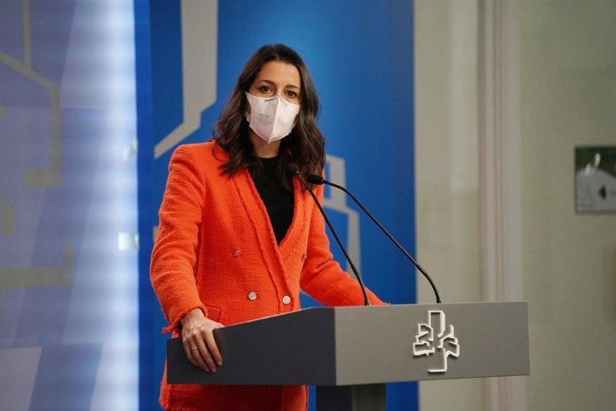 La presidenta de Ciudadanos, Inés Arrimadas, en el Parlamento Vasco.