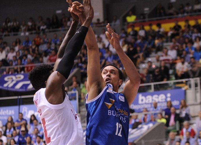 John Jenkins jugando con el San Pablo Burgos