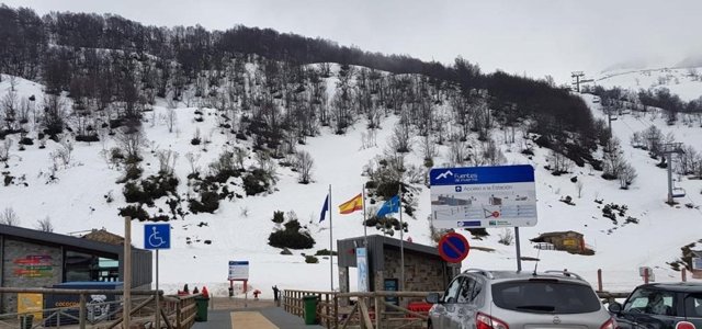 Entrada de la estación de esquí asturiana Fuentes de Invierno