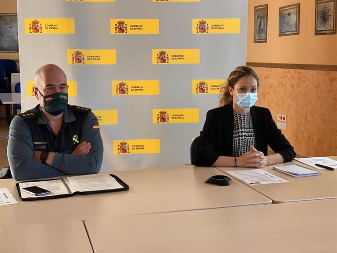 La delegada del Gobierno en Cantabria, Ainoa Quiñones, y el coronel jefe de la Guardia Civil de Cantabria, Luis del Castillo