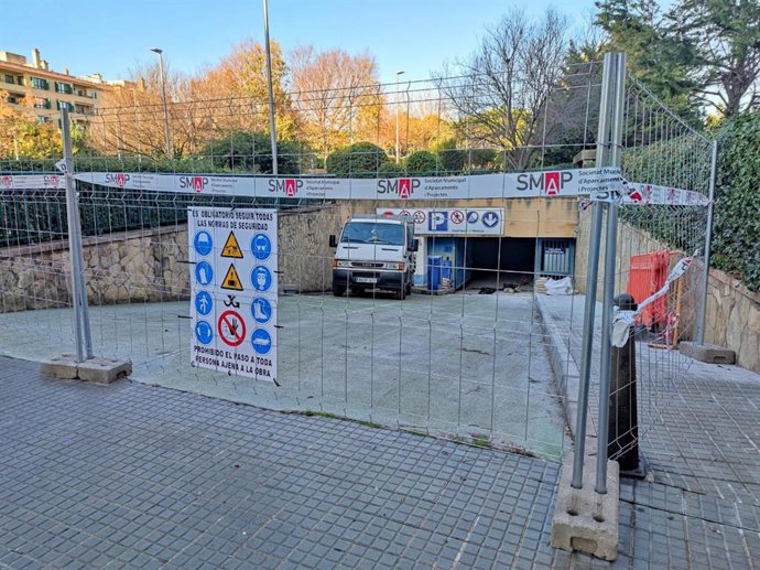 Obras en el aparcamiento de Juan Gris en el barrio de Son Cotoner.