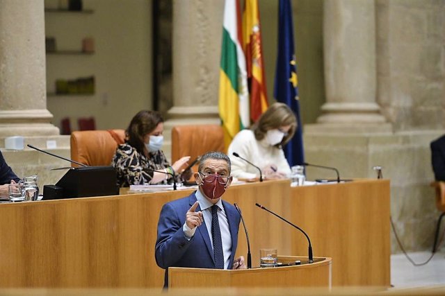 El consejero de Hacienda, Celso González