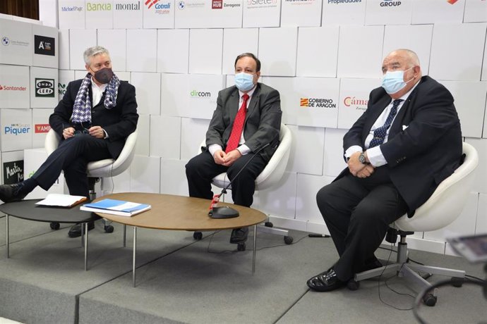 Florencio García Madrigal, José Miguel Sánchez y José Ignacio Alfaro en la rueda de prensa