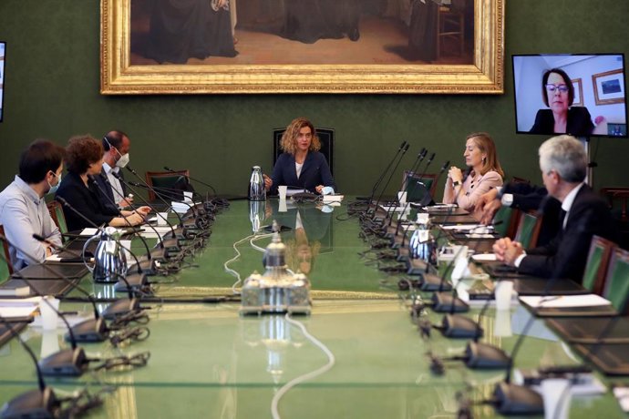 La presidenta del Congrés, Meritxell Batet, presideix una reunió de la Mesa del Congrés.