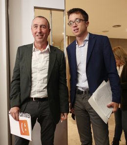 El diputado de Compromís, Joan Baldoví (i) y el líder de Más País, Íñigo Errejón.