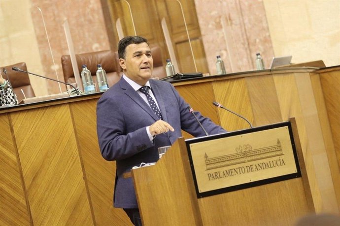 Carlos Hernández White