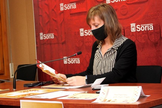 La concejal de Turismo, Yolanda Santos presenta la campaña de promoción de la actividad en Soria.