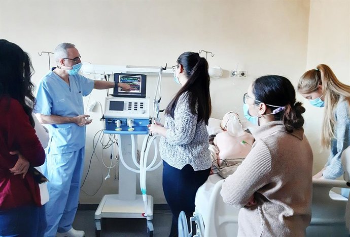Vithas Valencia 9 de Octubre forma a médicos y enfermeras en cuidados intensivos para reforzar las UCI frente a la covid-19