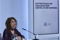 El Gobierno insiste en que la "previsión" es que la vacuna llegue "a principios" de 2021