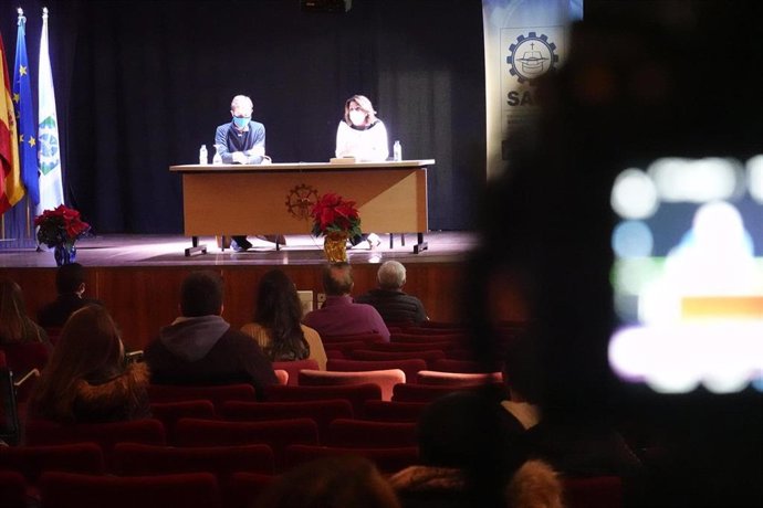 La secretaria general del PSOE de Jaén durante su charla sobre la Constitución
