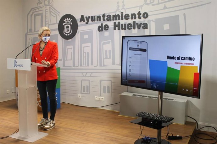 La concejala de Comercio y Mercados del Ayuntamiento de Huelva, Tania González. 