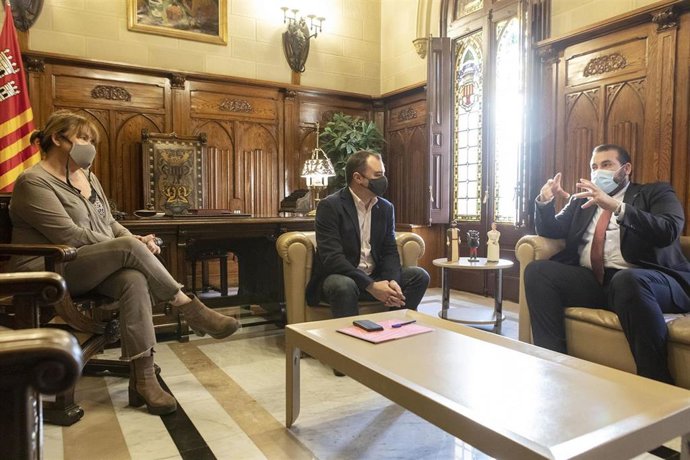 Los alcaldes de Terrassa y Mataró, Jordi Ballart y David Bote, en la reunión mantenida este martes